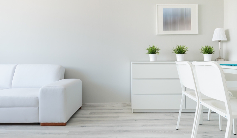 demo-attachment-29-white-interior-in-minimalist-design-PGCQ7VB-min