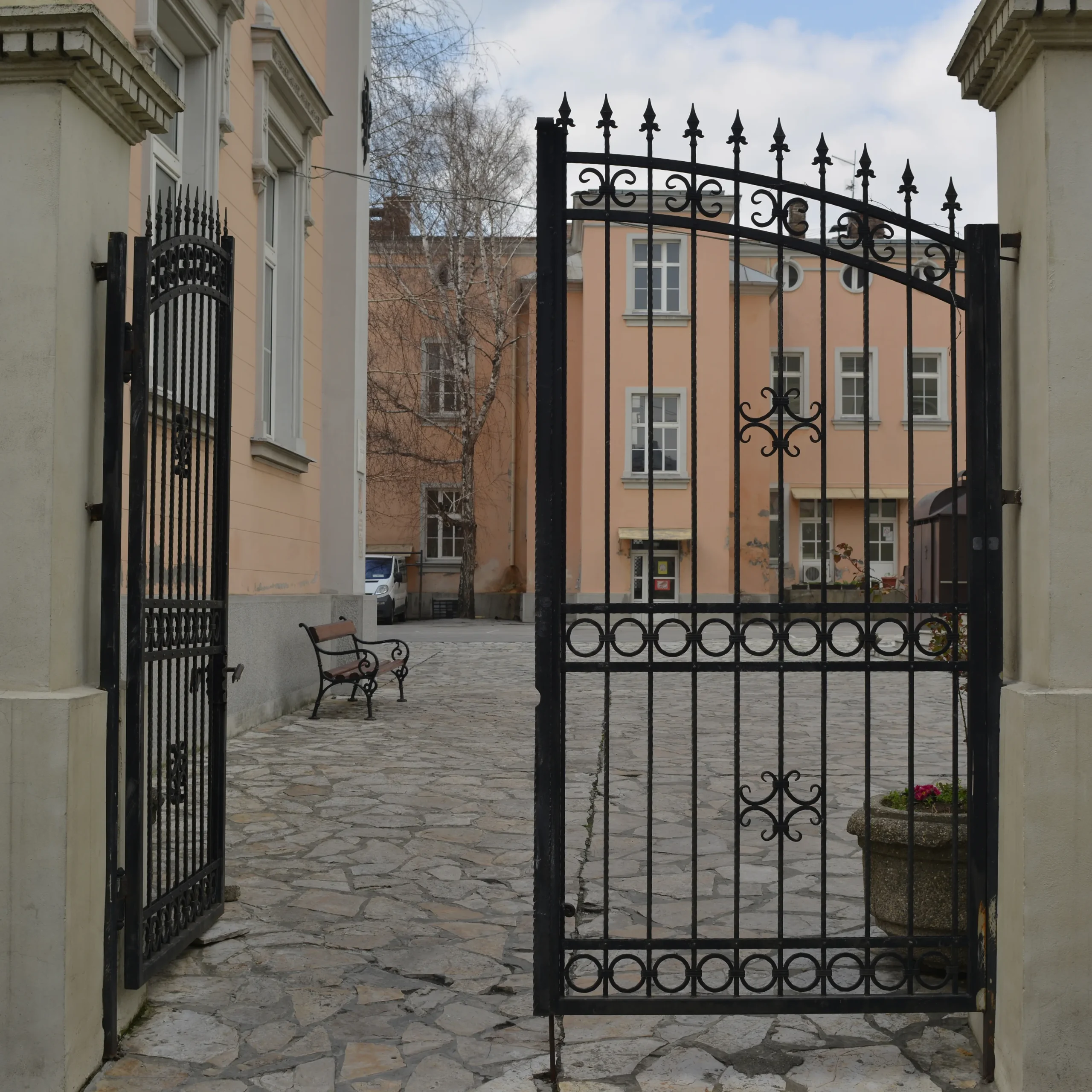 Gate Look Craft Services (1)